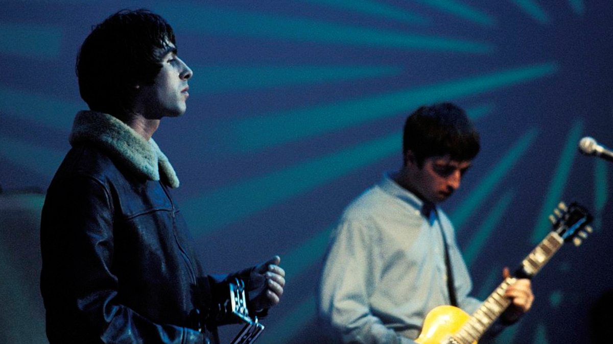 Oasis y su primer número uno: la historia detrás de 